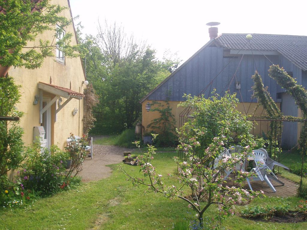 Country House Karby Экстерьер фото